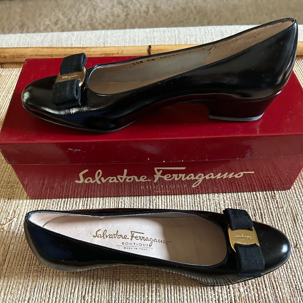 Salvatore Ferragamo Lillaz Black Dressshoe